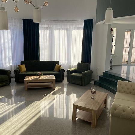 Budux Delux Vila Сэчеле Экстерьер фото